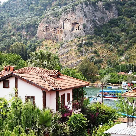 Caria Premium فندق داليان